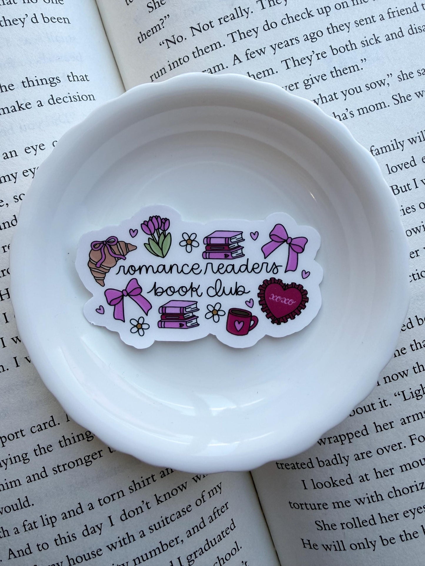 Romance Reader BookclubVinyl Sticker | Paper and Glow